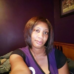 Meet your Posher, Adrienne
